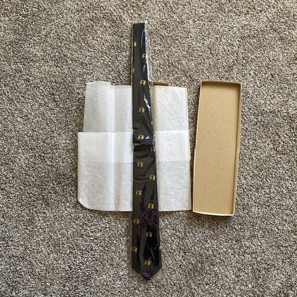 Cravat Club custom tie for the Taft Institute with donkey & elephant. - Picture 5 of 6